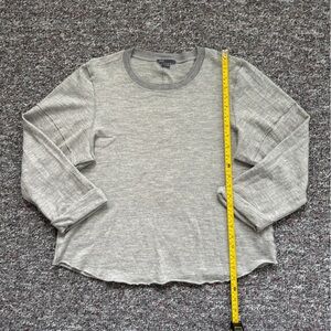 Vince Heather Gray 100% Wool Knit Sweater Raw hem Flare Large